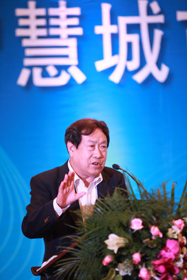 汪玉凱：微博倒逼政府轉(zhuǎn)型