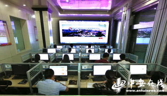 亳州市譙城區(qū)精準(zhǔn)扶貧大數(shù)據(jù)服務(wù)中心