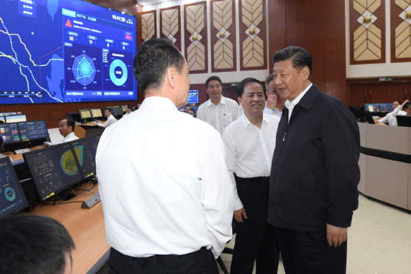 習近平海南省政務(wù)數(shù)據(jù)中心考察 習近平海南省政務(wù)數(shù)據(jù)中心考察