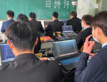 八維教育注重感恩教育 幫助學(xué)子成就自我