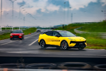 走進(jìn)路特斯全球智能工廠，探尋首款純電超跑SUV Eletre的極致基因