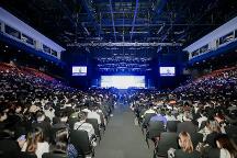 機(jī)甲教父孫世前于2023全球新經(jīng)濟(jì)大會(huì)宣布：中方機(jī)甲備戰(zhàn)完畢！