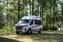 愜意城市露營更需好車相伴！上汽大通MAXUS旅行家V100與福特房車，誰更出色？